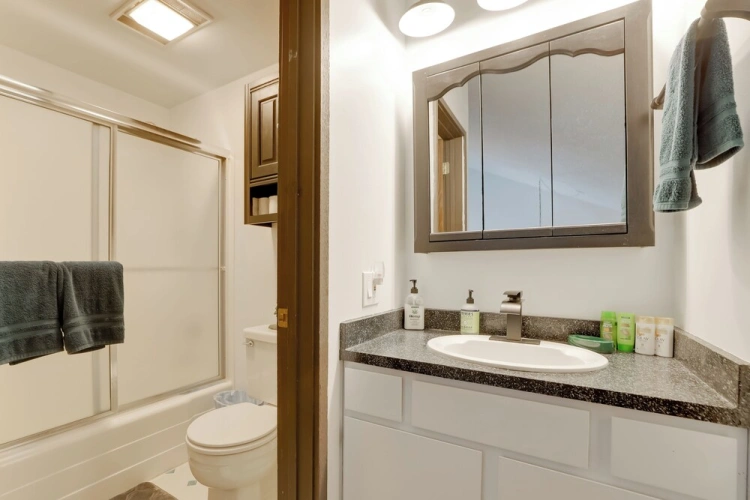 2 Bedrooms Apartment