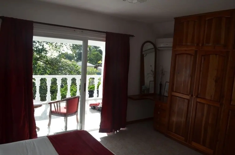 2 Bedrooms Cottage with balcony and with ocean view