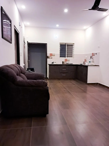Roomshala 135 Paradise Villa Banglore