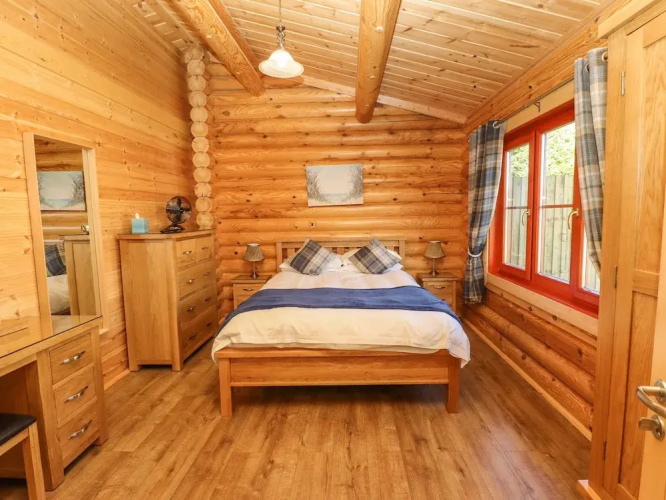 Holly Lodge
