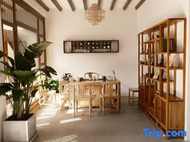 Shaxi Ancient Town Lanyue Homestay