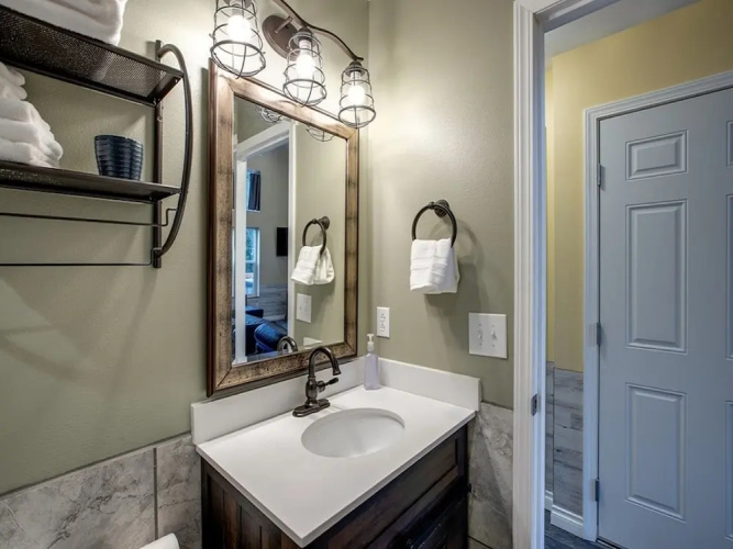 02GS - WiFi - D/W - W/D - Sleeps 8