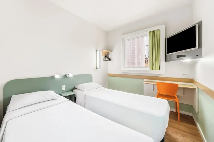 Economy Twin room with city view