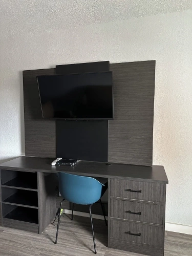 Standard Quadruple Suite