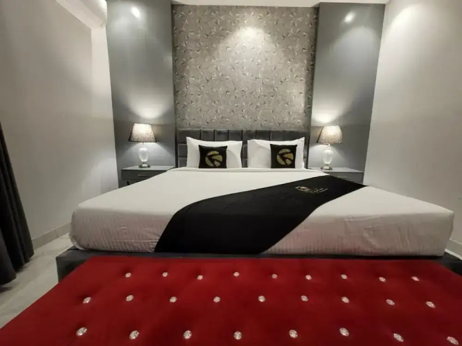 Palm Tree Hotel & Luxury Suites
