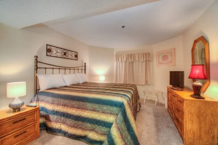 Laurel Court 301