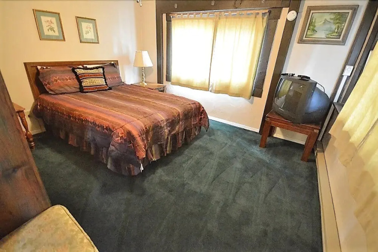 Rustling Pines - Five Bedroom Cabin