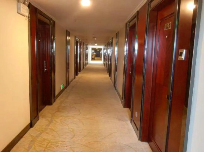 Jinghu Hotel