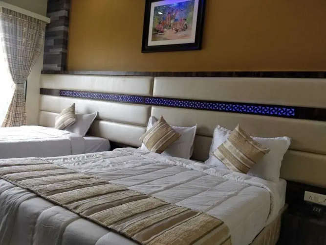 Hotel White House