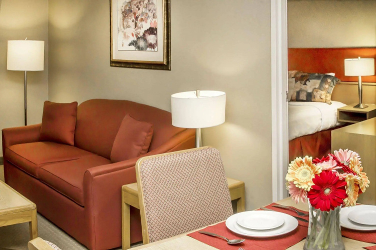 Cartier Place Suite photo 7