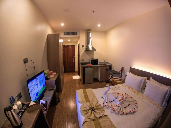 Golden Hotel