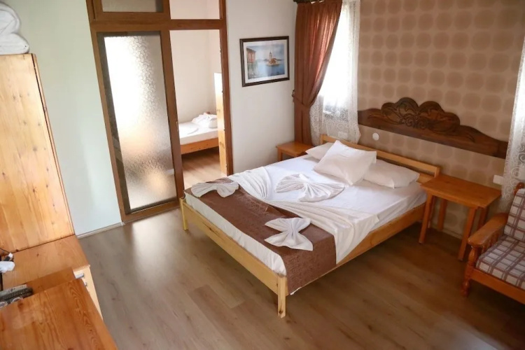 Arkadas Otel