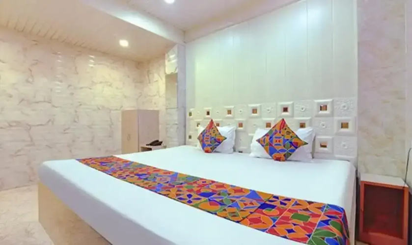 Fabhotel Comfort Inn