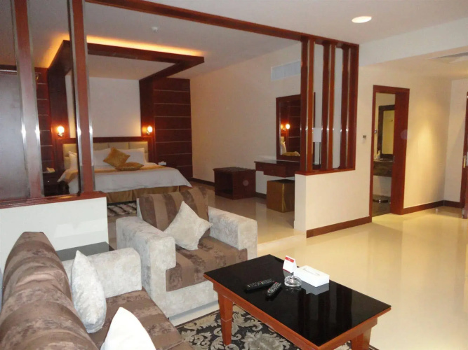 Meral Crown Hotel