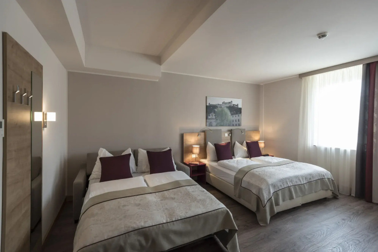 Hotel Max 70