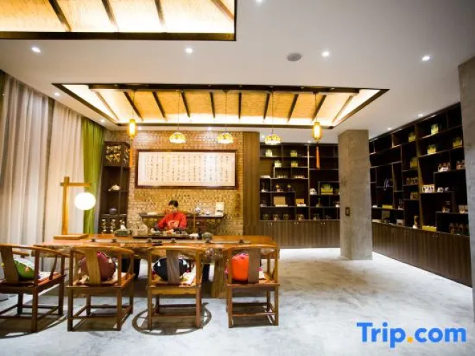 Yixunli Theme Hotel