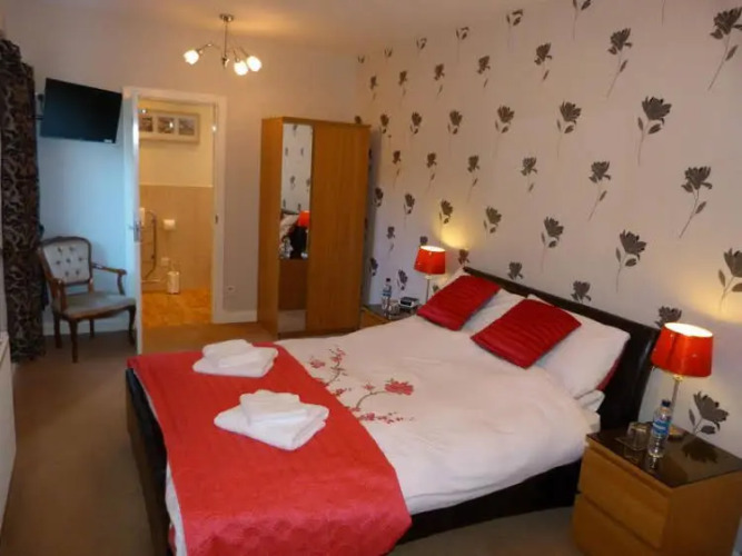 Tighnaligh Holiday Villa Rental LargsOver view