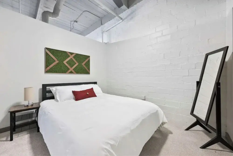 2125 Superior Living