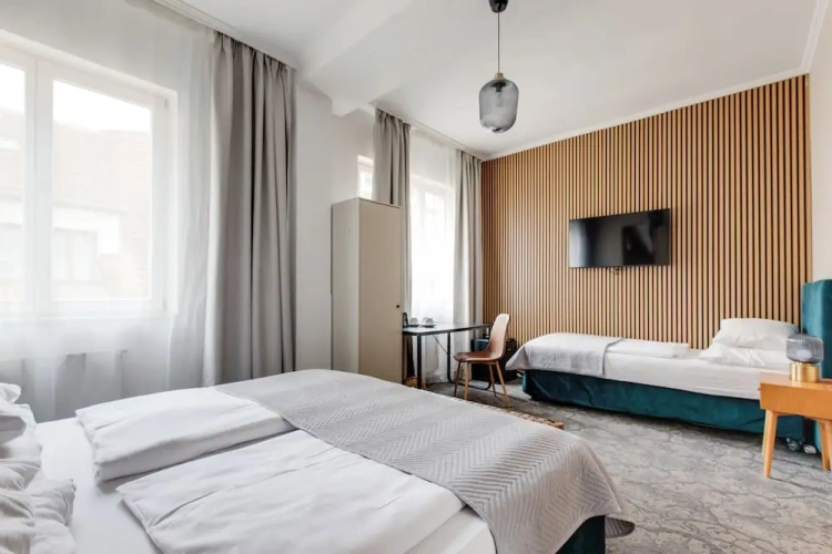Standard Triple room