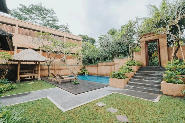2 Bedrooms Villa