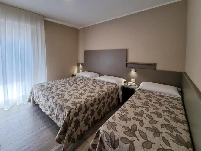 Standard Triple room with balcony