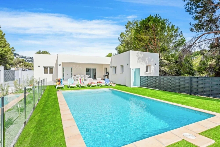 3 Bedrooms Villa