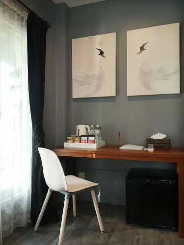 Mrs. Swan Hotel