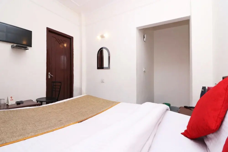Shivam Hotel