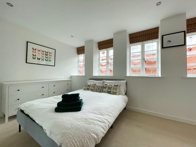 Modern Urban Sheffield Hideaway