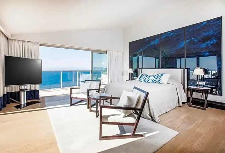 Corner Suite