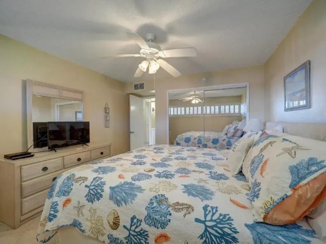 Island House Condominiums