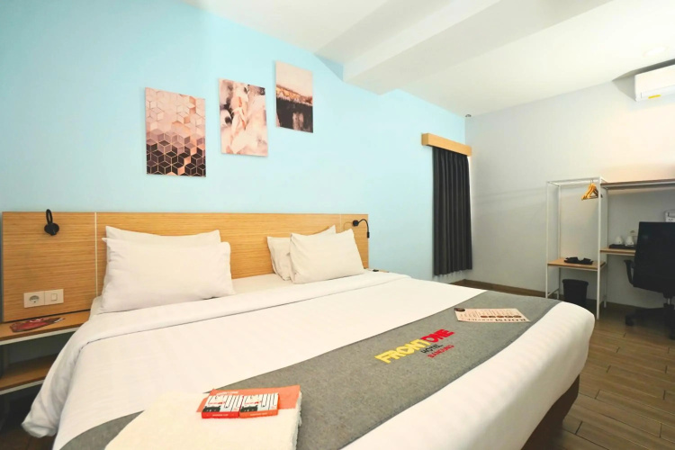 Front One Hotel Pasir Koja Bandung