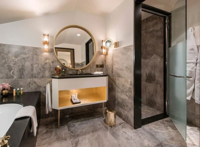 Deluxe Suite with balcony