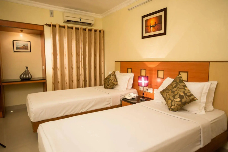 Taz Kamar Inn