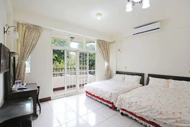 Standard Quadruple room with balcony