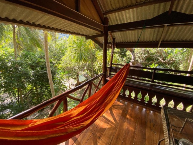 Standard Family room with garden view