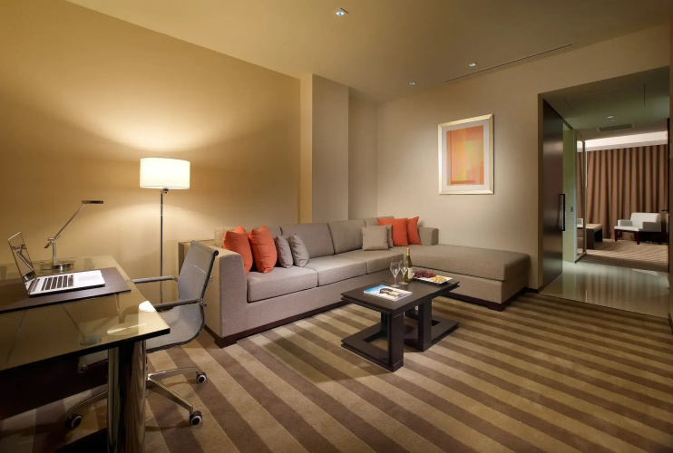 EB Hotel Miami