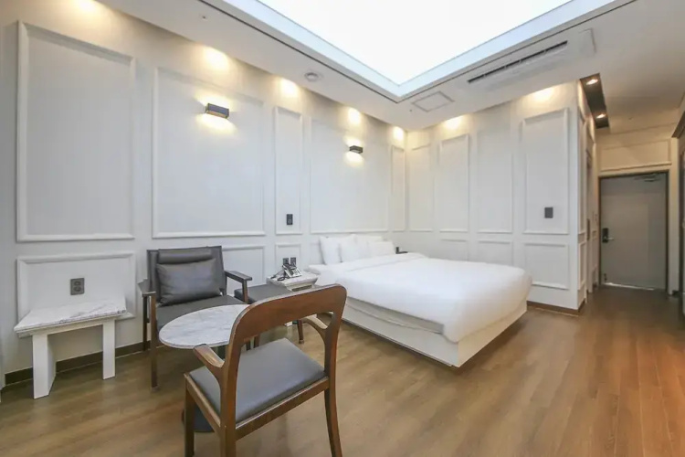 Hotel Demer
