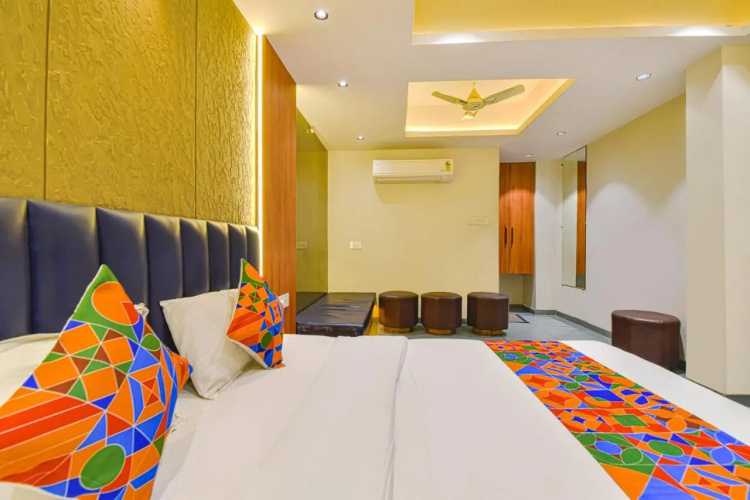 Fabhotel Udhna Inn