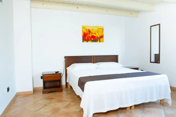 Standard Triple room with garden view