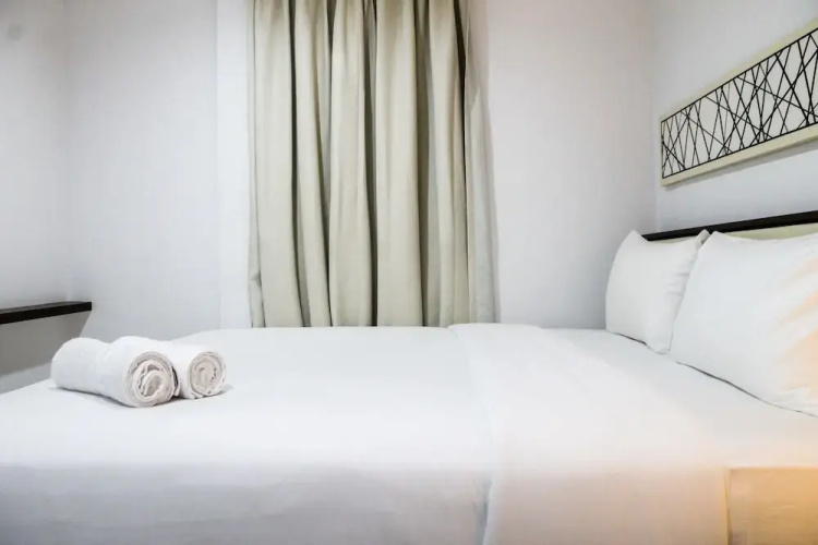 Cozy Studio Room Azalea Suites Apartment