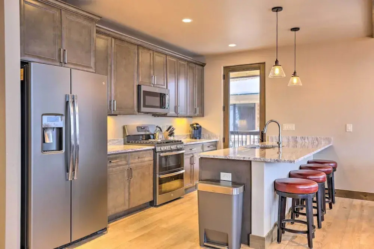 Relax Fireside: Silverthorne Home 11 Mi to Skiing!