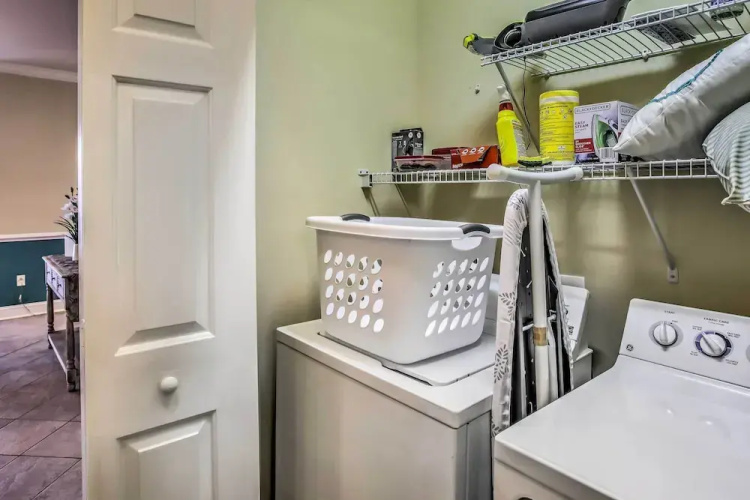 Myrtle Beach Condo: Pool & Golf Course Access
