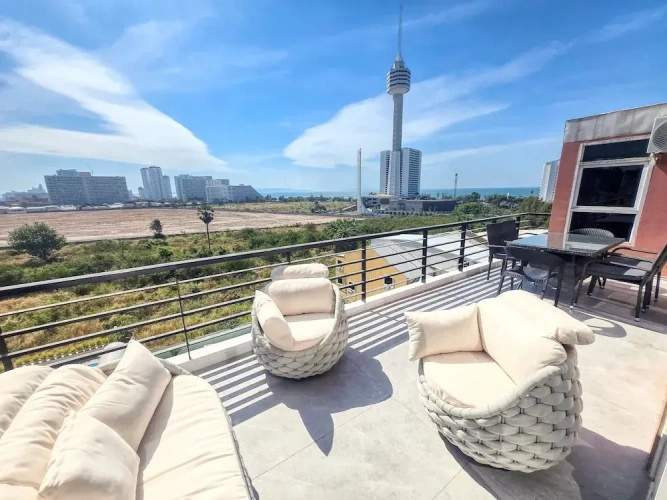 Apartment with balcony and with sea view