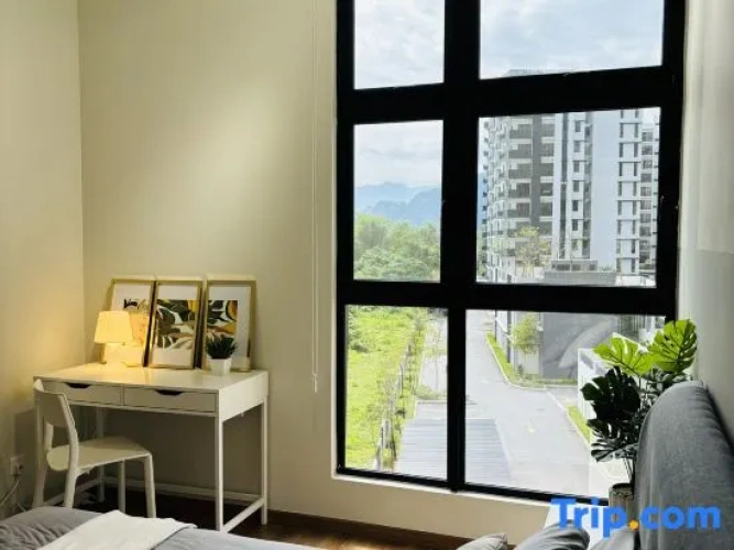 3 Bedrooms Apartment with mountain view