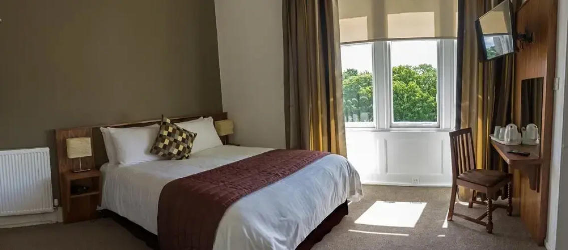 Strathearn Hotel