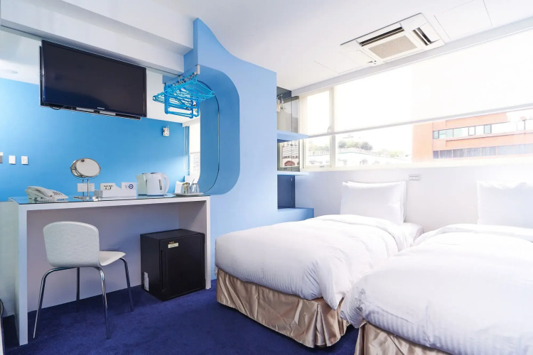 Forever Inn