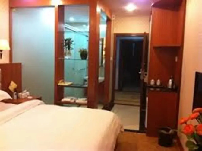 Golden Flower Hotel