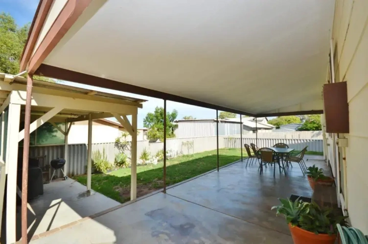 3 Bedrooms Cottage