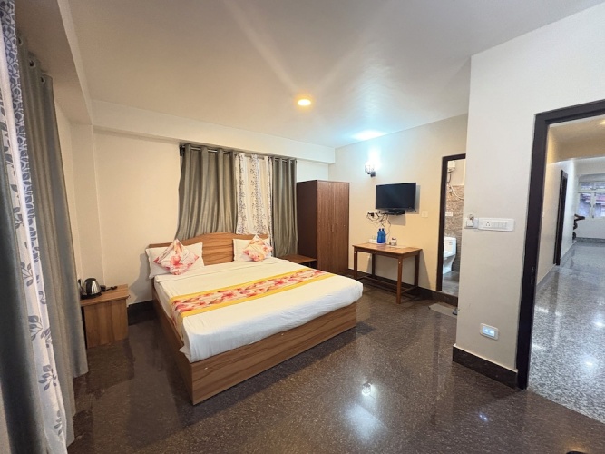 Superior Double room with city view
